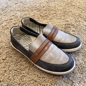 Taos Women’s Upward Loafer